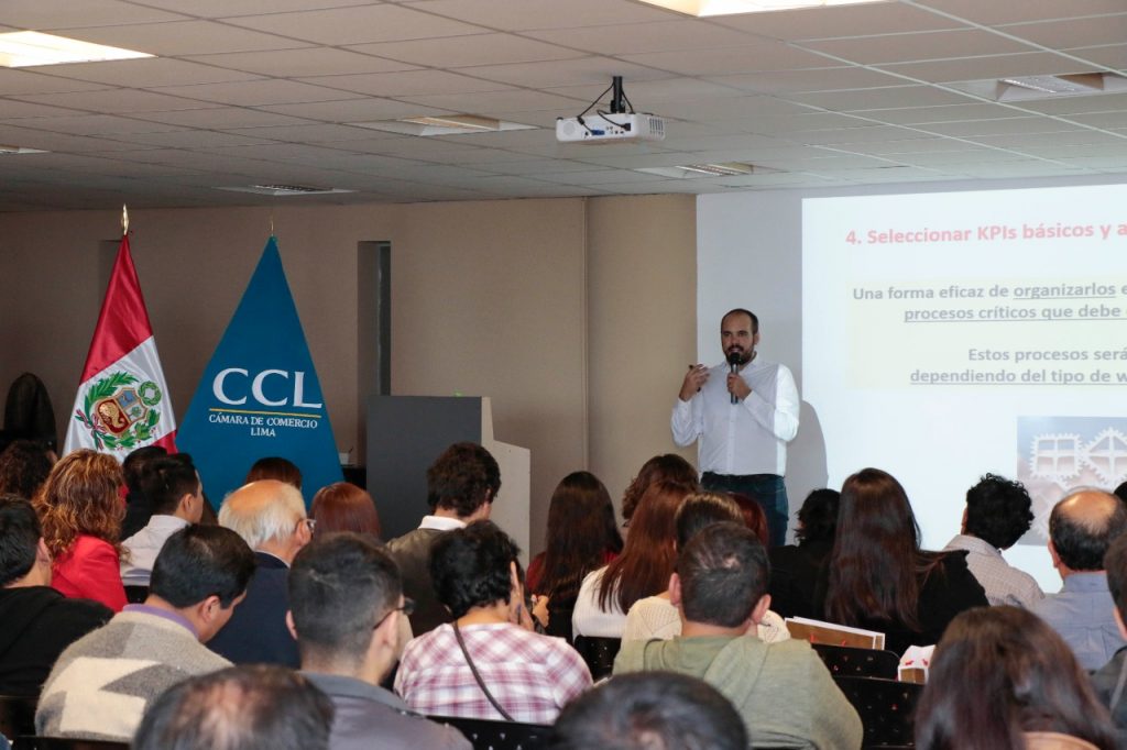 ponencia en la camara de comercio de Lima Santiago Hermosa